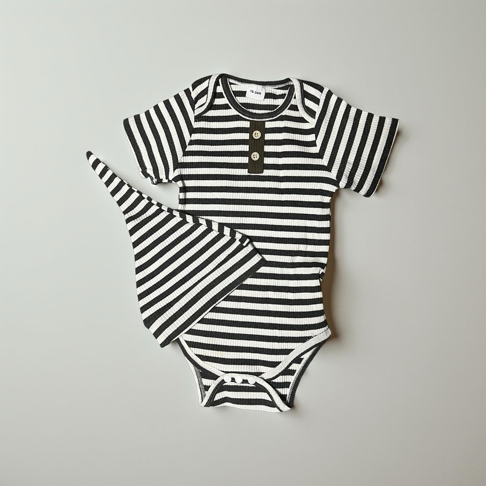 Striped Baby Bodysuit Overalls & Hat Set. Size 18-24 Months